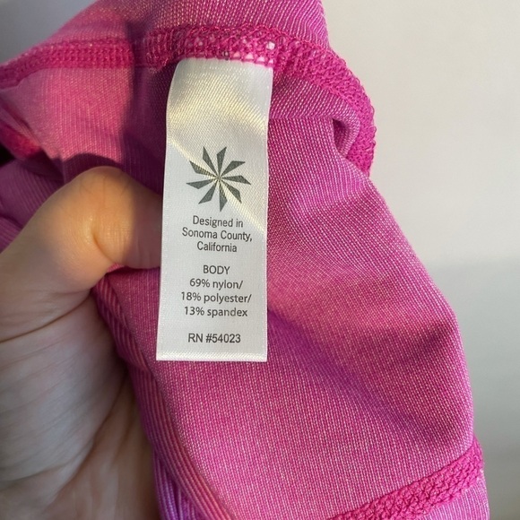 Athleta High Rise Pixel Chat to Town Capri Tights Pink Pockets Medium Yoga Run - Picture 9 of 10
